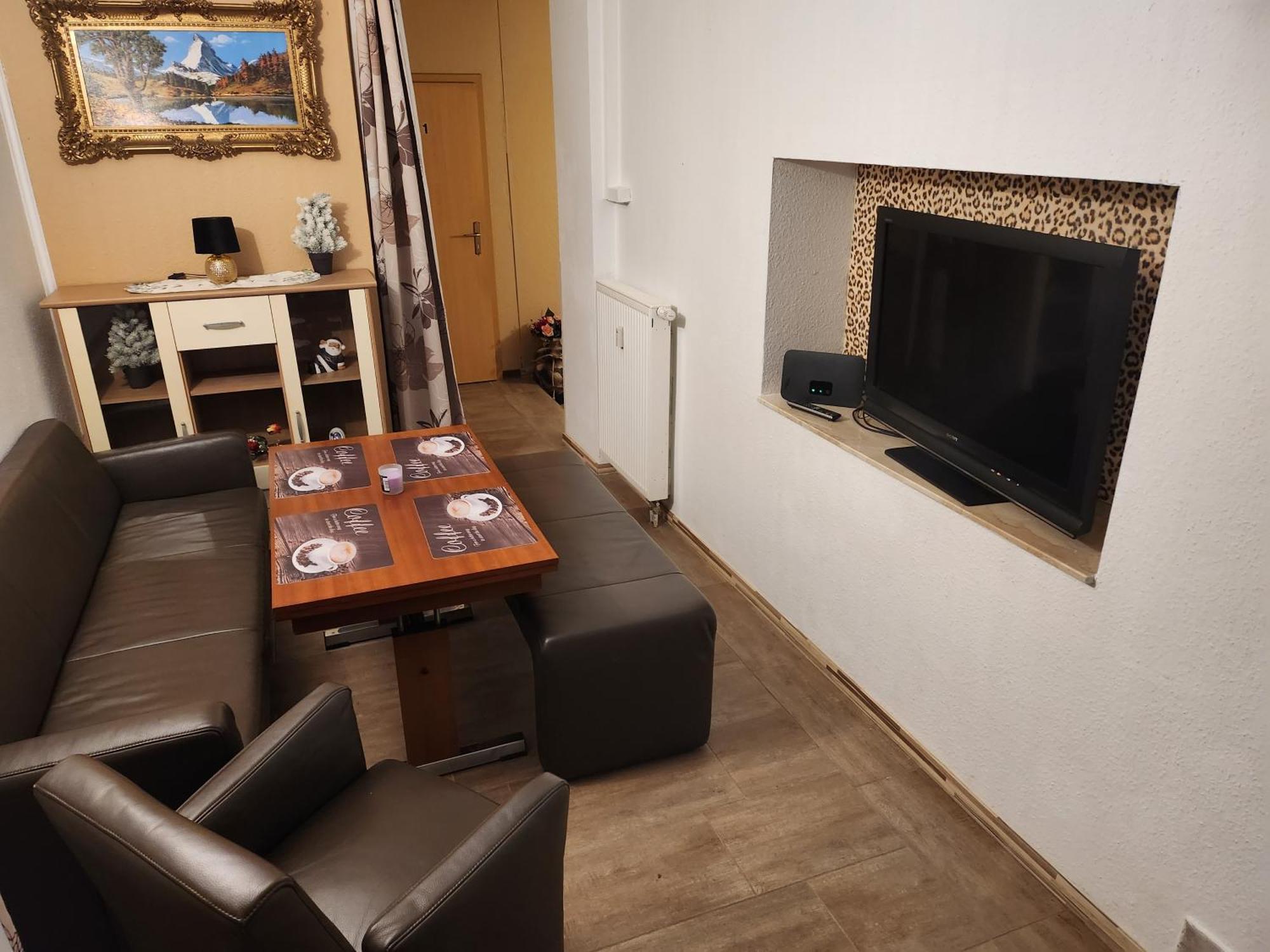 Halle, Top -Preise, 79 Qm Sd Fewo, Eg, Wahlweise Mit 1- 3 Dz, Tv Lounge, Kueche, Bad Wc Einfach Und Gut, Langzeitmieter Vb Preise Halle  Exterior photo