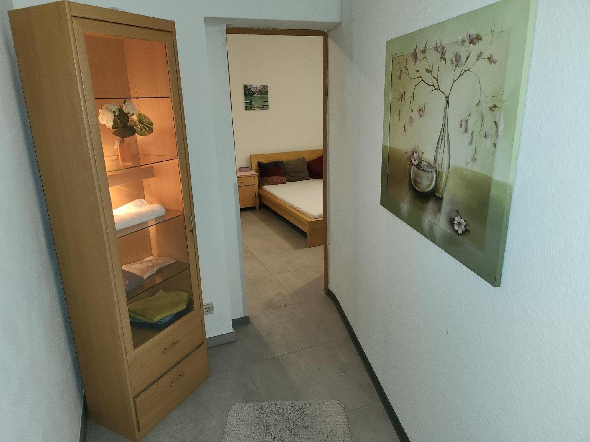Halle, Top -Preise, 79 Qm Sd Fewo, Eg, Wahlweise Mit 1- 3 Dz, Tv Lounge, Kueche, Bad Wc Einfach Und Gut, Langzeitmieter Vb Preise Halle  Exterior photo