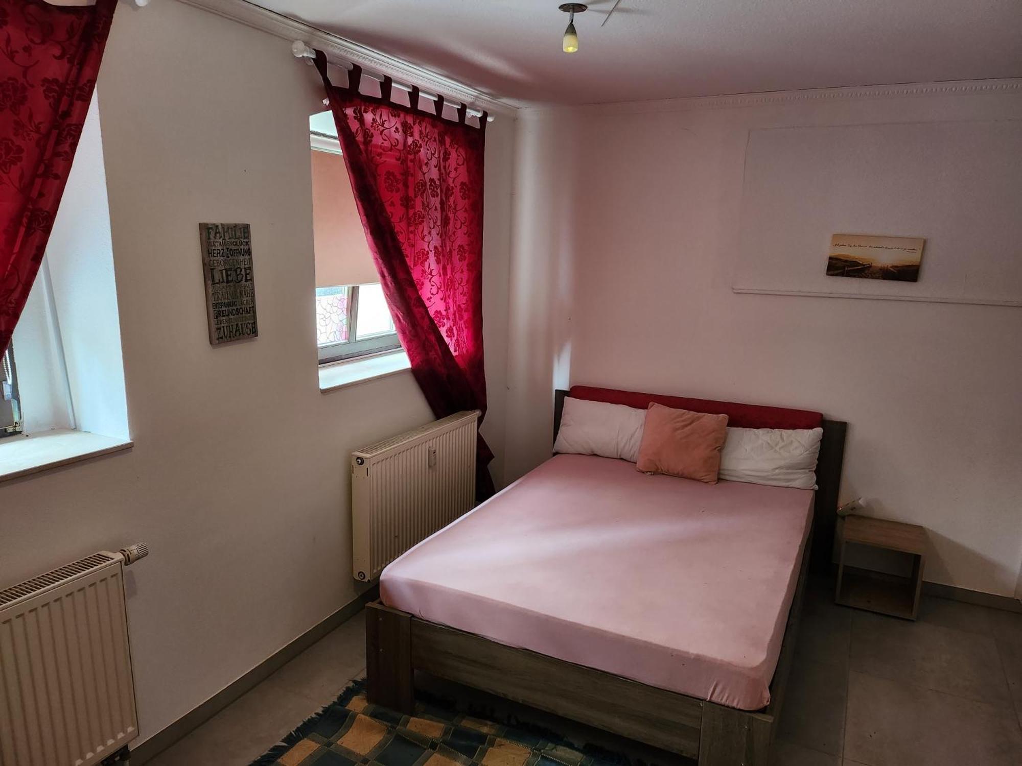 Halle, Top -Preise, 79 Qm Sd Fewo, Eg, Wahlweise Mit 1- 3 Dz, Tv Lounge, Kueche, Bad Wc Einfach Und Gut, Langzeitmieter Vb Preise Halle  Exterior photo