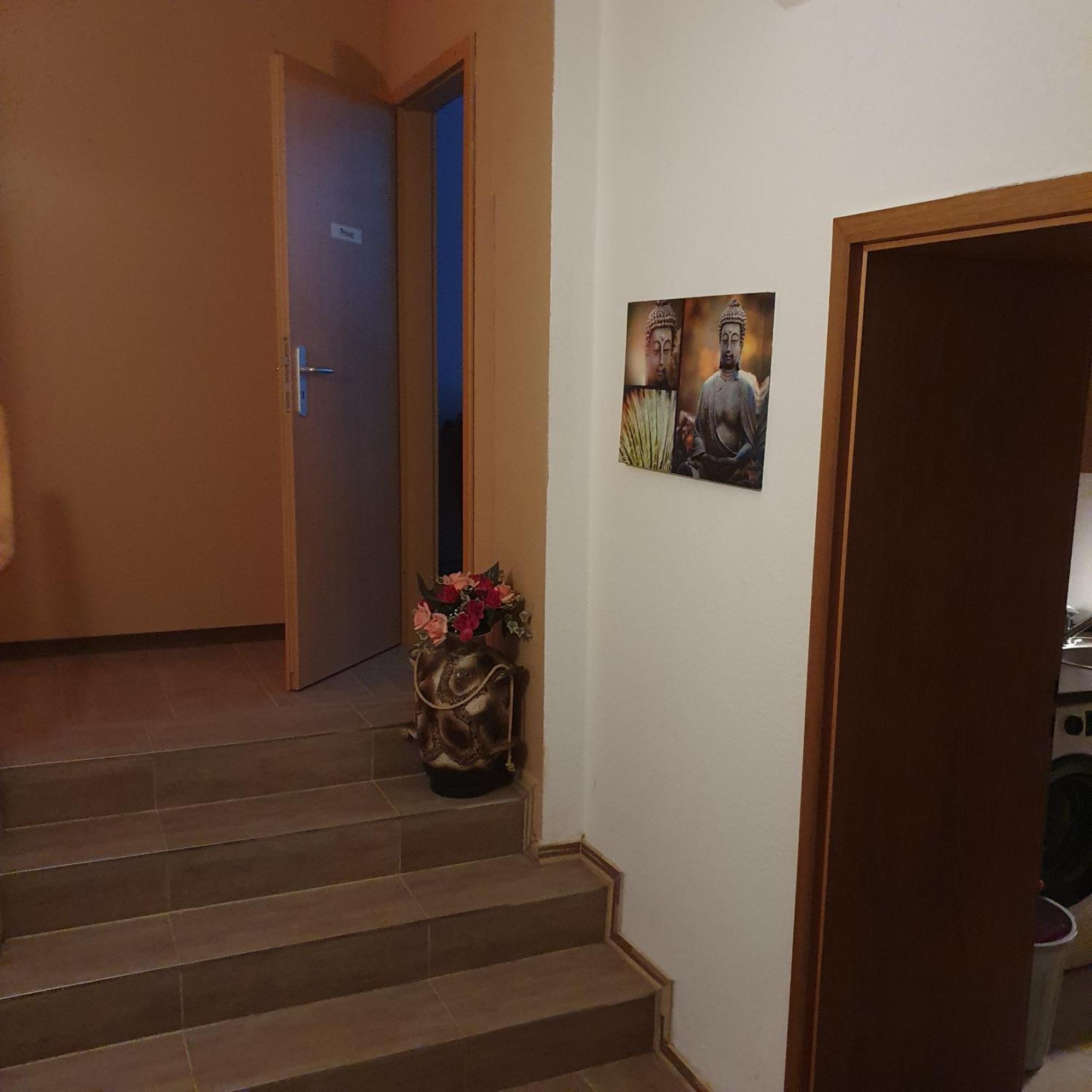Halle, Top -Preise, 79 Qm Sd Fewo, Eg, Wahlweise Mit 1- 3 Dz, Tv Lounge, Kueche, Bad Wc Einfach Und Gut, Langzeitmieter Vb Preise Halle  Exterior photo