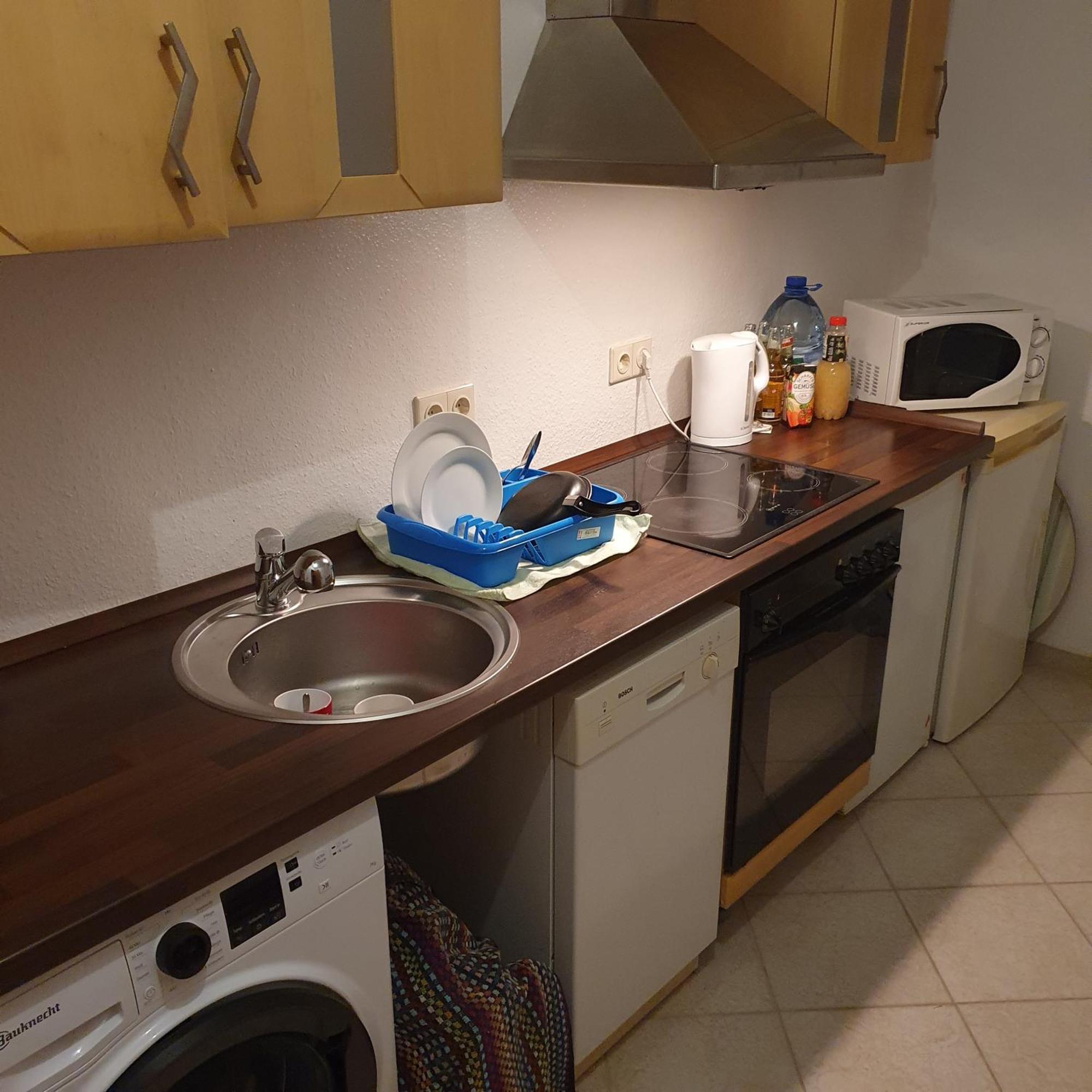 Halle, Top -Preise, 79 Qm Sd Fewo, Eg, Wahlweise Mit 1- 3 Dz, Tv Lounge, Kueche, Bad Wc Einfach Und Gut, Langzeitmieter Vb Preise Halle  Exterior photo